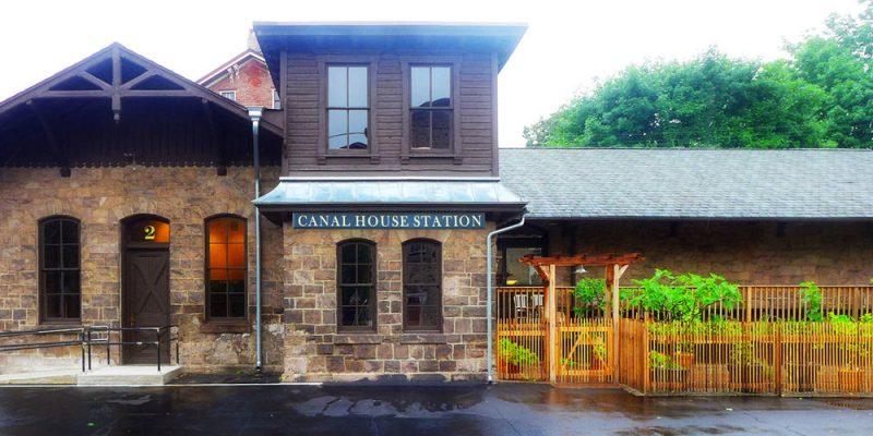 Canal House Station